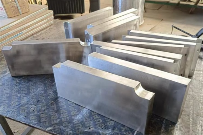 滨海不锈钢包铅件